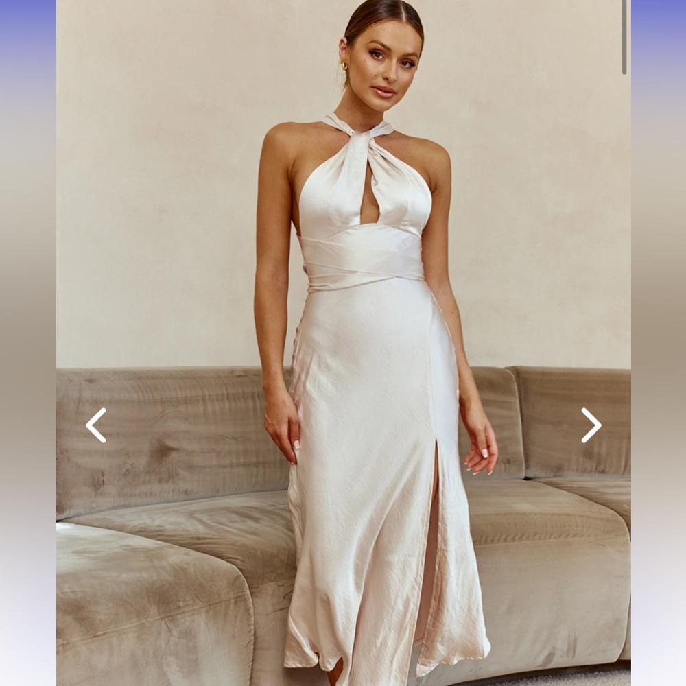 Selfie Leslie champagne dress NWT